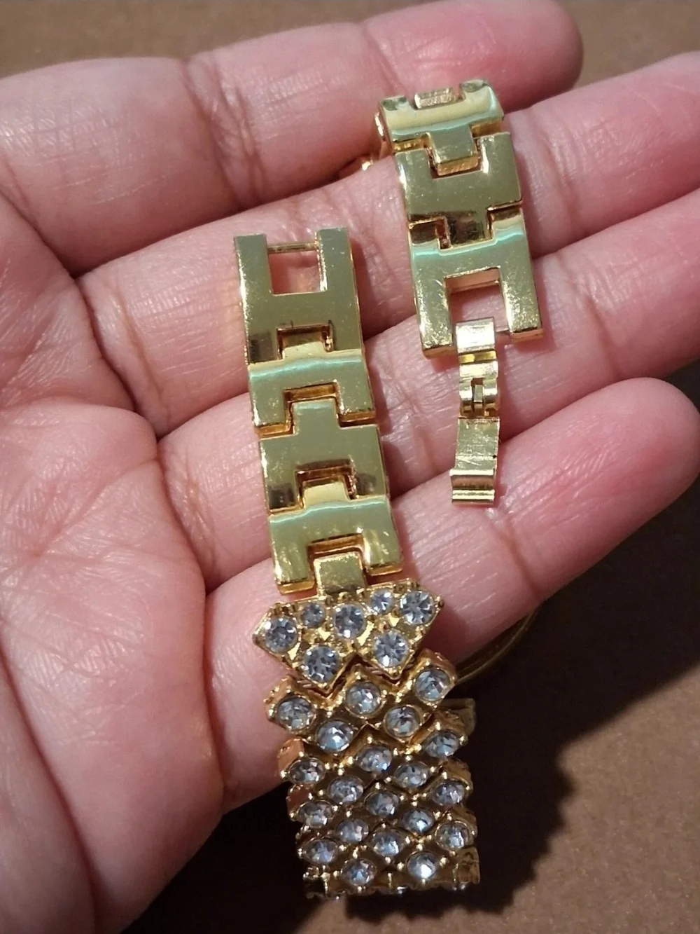 Gold Crystal Women's Bracelet Watch - Elegant Fashion Accessory